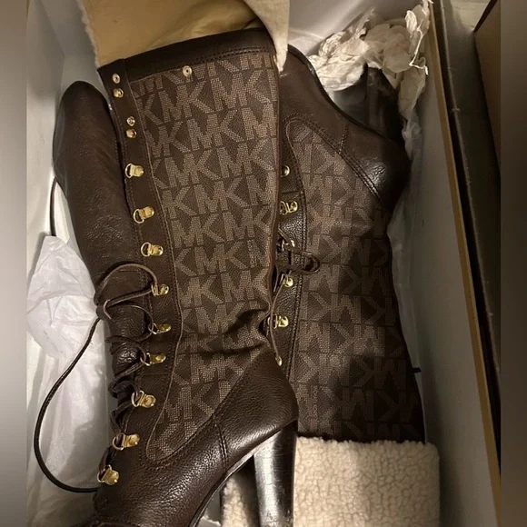Michael Kors Warrior Boots with White Cuffs & Signature MK Monogram in MK Box 🚩 - Picture 5 of 11